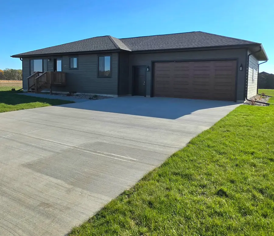 677 N Van't Haaff Dr, Corsica, SD 57328 - #2