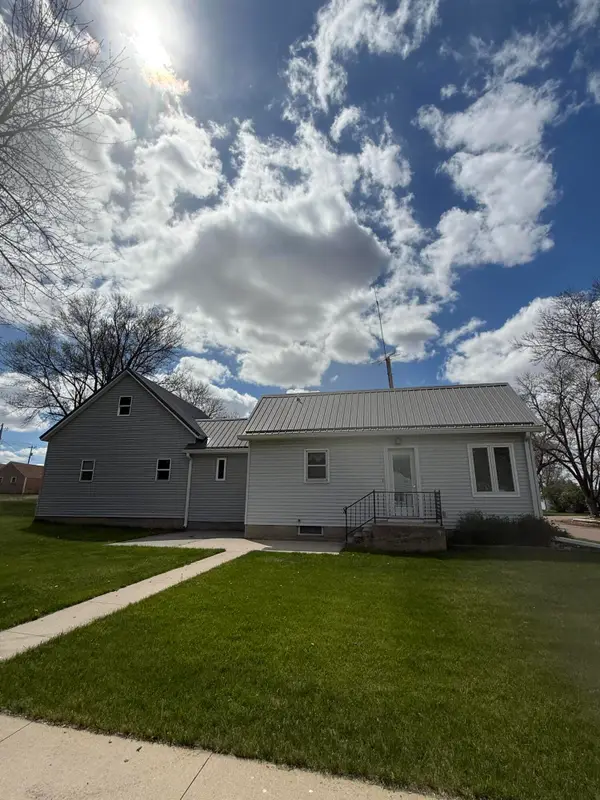 107 N Sloan St, Tripp, SD 57376