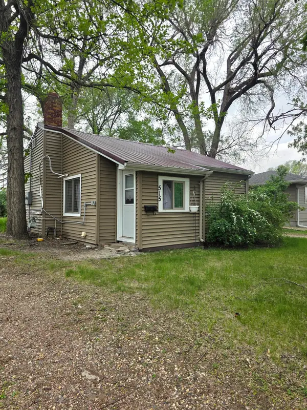 515 W 13th Ave, Mitchell, SD 57301