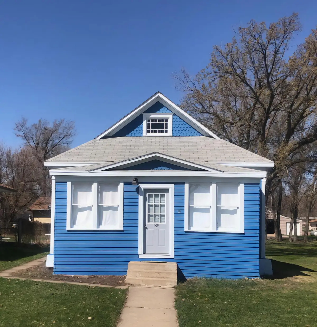 409 N Wallace Ave, Wessington Springs, SD 57382 - #1
