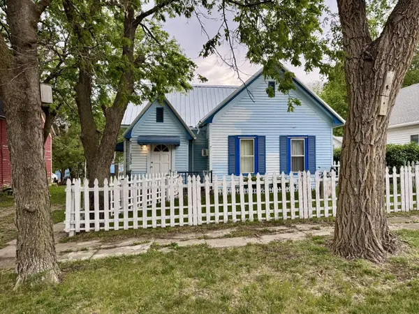 135 N 2nd Ave, Lake Andes, SD 57356
