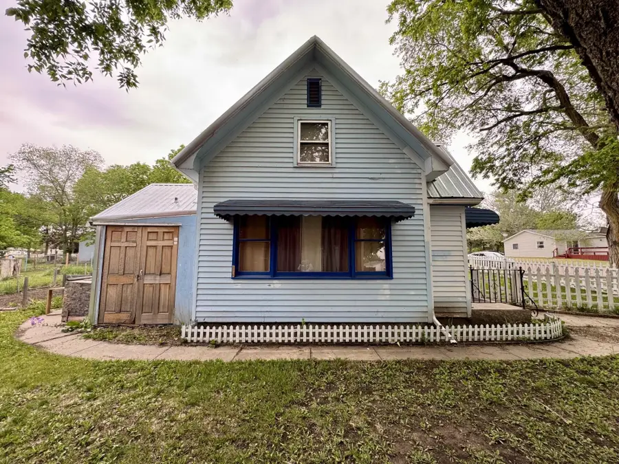 135 N 2nd Ave, Lake Andes, SD 57356 - #2