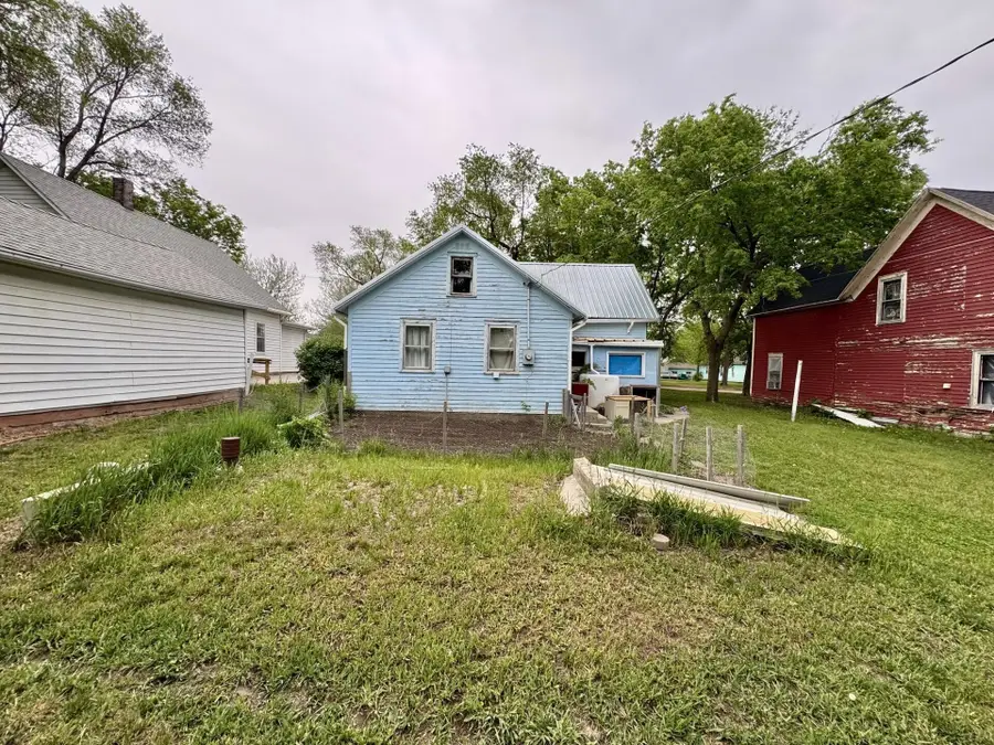 135 N 2nd Ave, Lake Andes, SD 57356 - #3