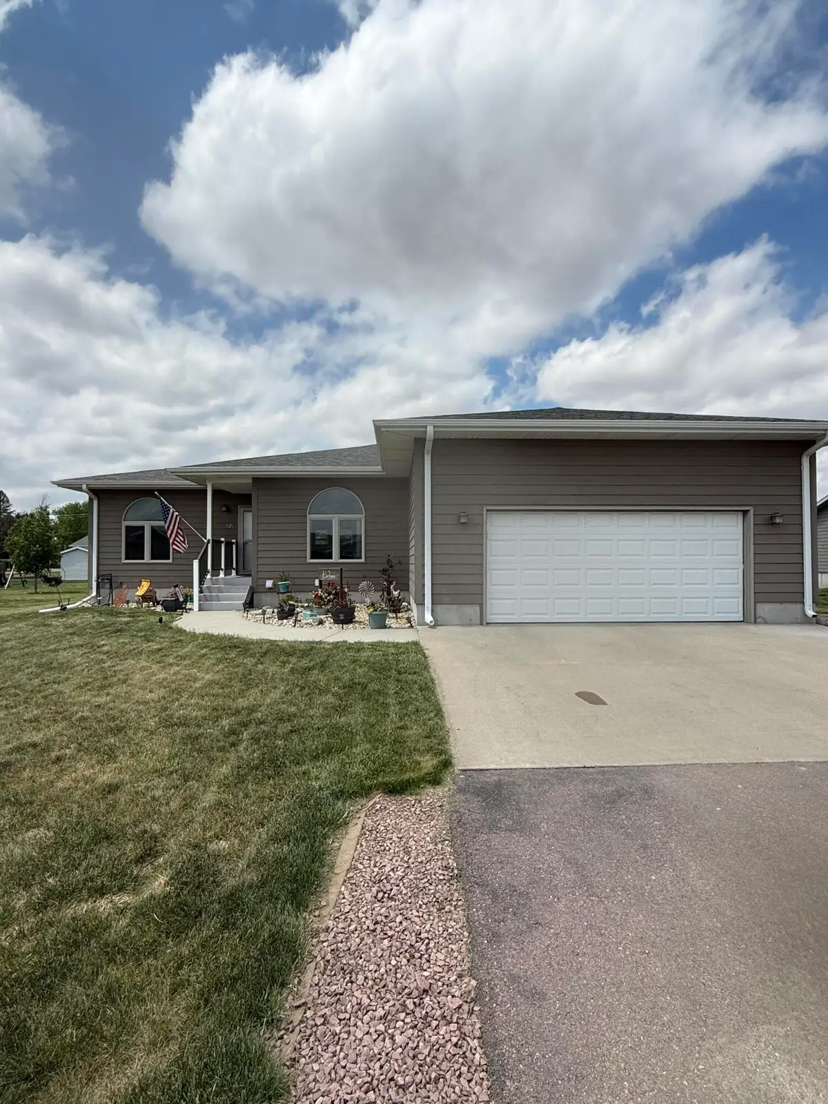 621 Oak St, Alexandria, SD 57311 - #1