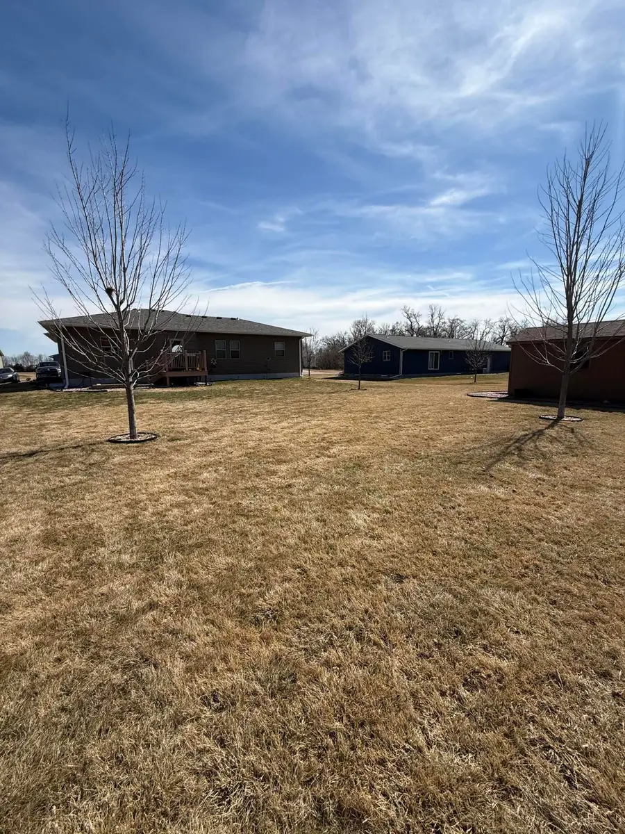 621 Oak St, Alexandria, SD 57311 - #3