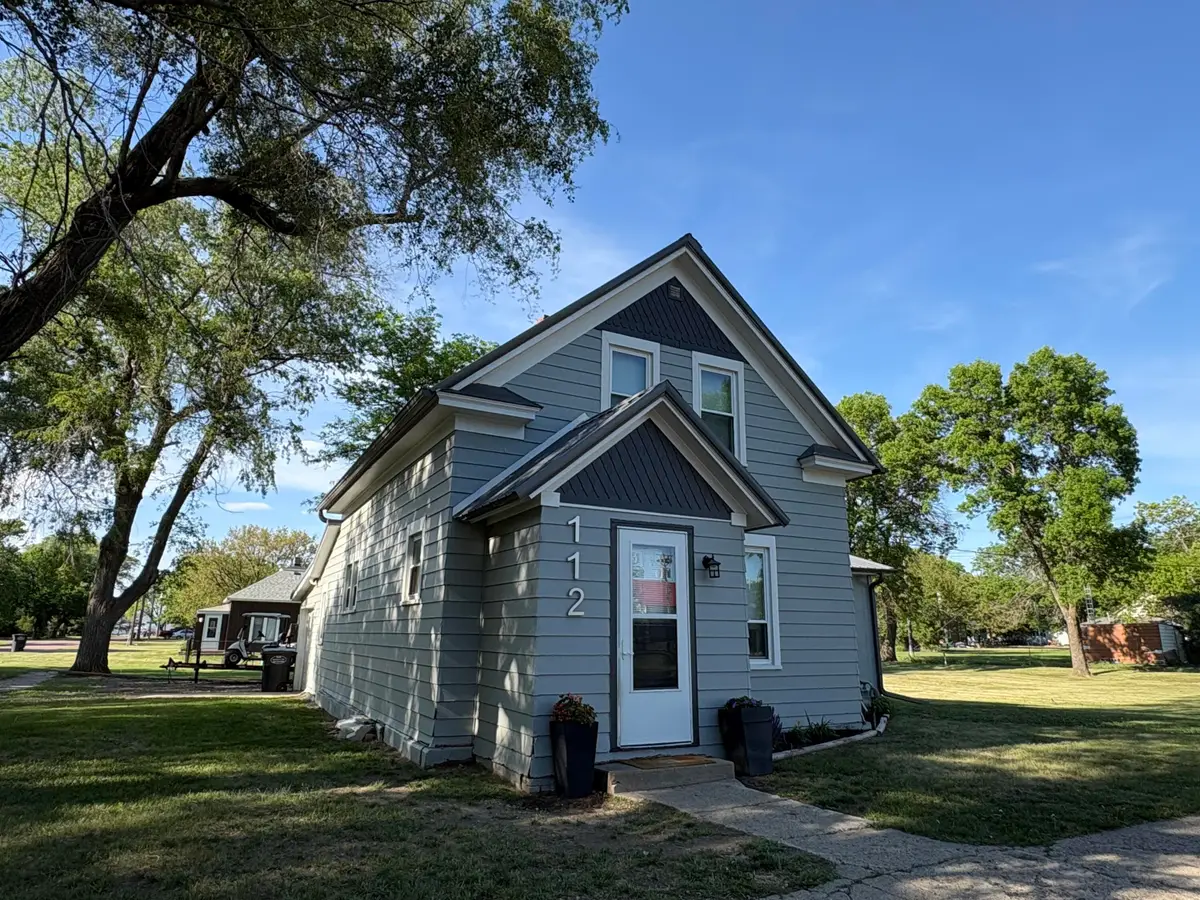 112 W 2nd St, Mount Vernon, SD 57363 - #1