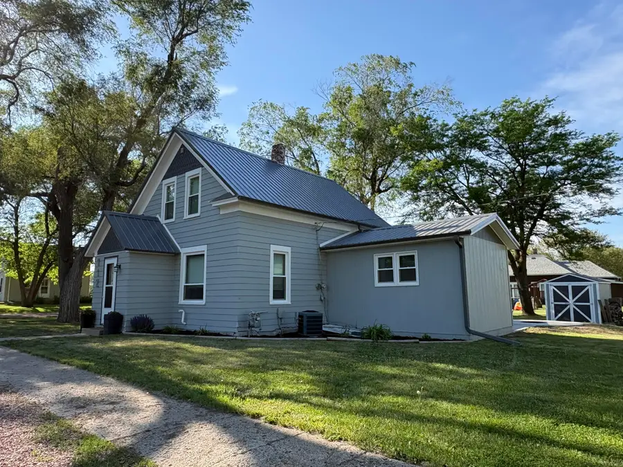 112 W 2nd St, Mount Vernon, SD 57363 - #3