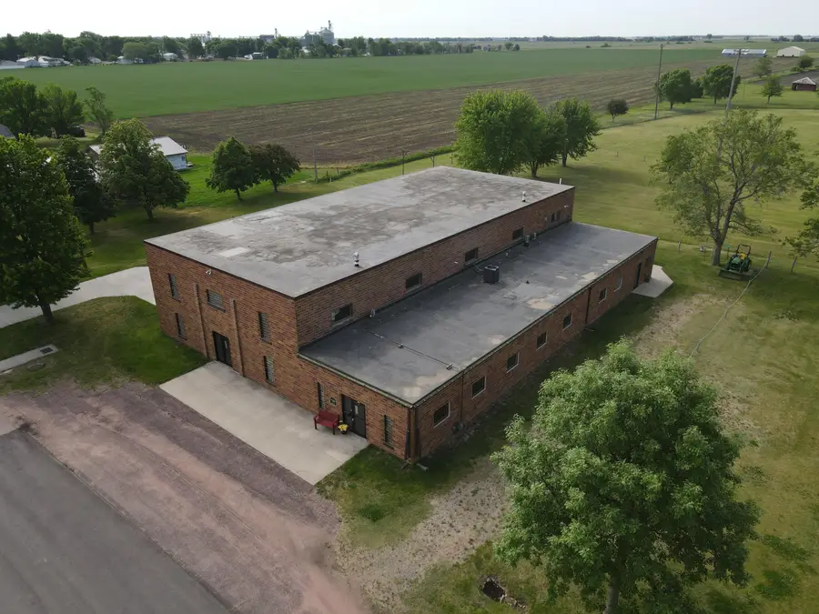 139 W First St, Dimock, SD 57331 - #2
