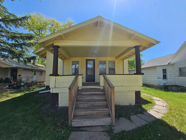 104 Grant Ave, Wagner, SD 57380