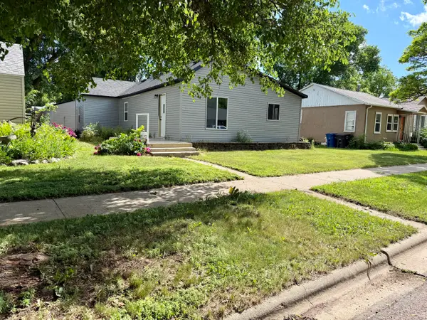 707 W 6th Ave, Mitchell, SD 57301