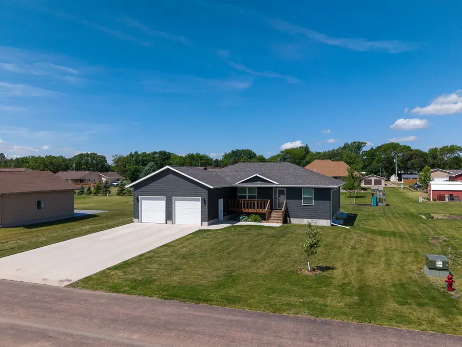 721 Oak St, Alexandria, SD 57311 - #2
