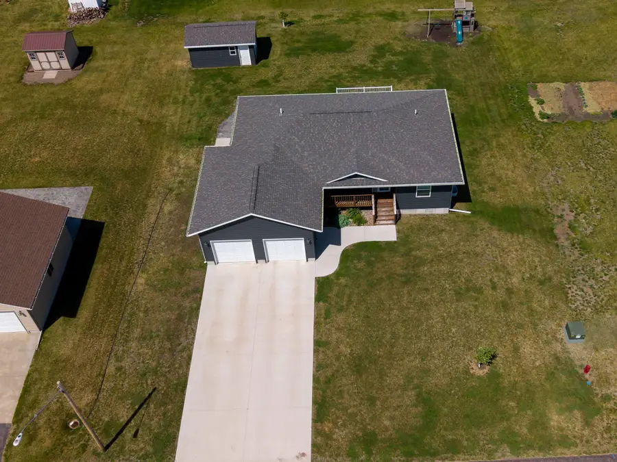 721 Oak St, Alexandria, SD 57311 - #3