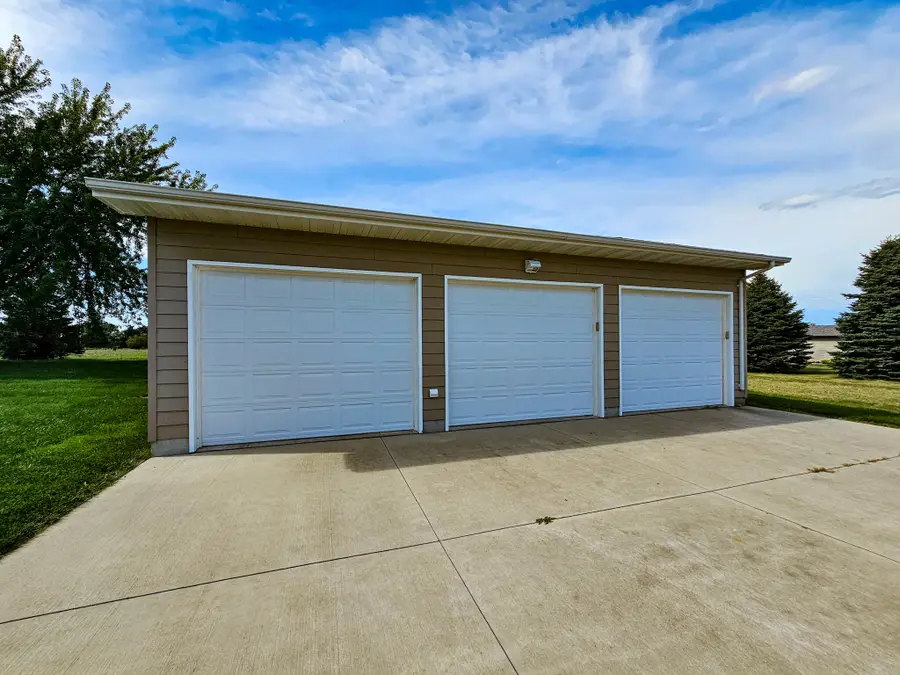 512 Spillway Dr, Pickstown, SD 57367 - #2