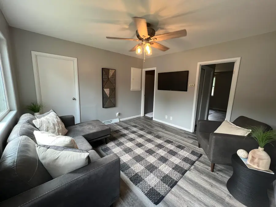 618 W 10th Ave, Mitchell, SD 57301 - #2