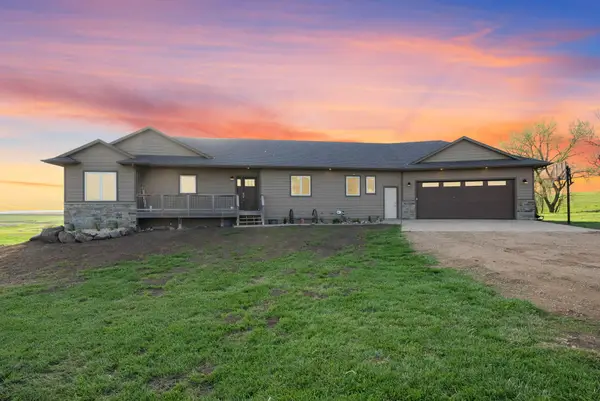 25467 455th Ave, Montrose, SD 57048