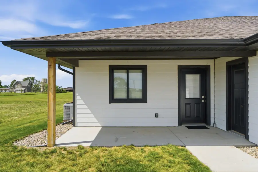 409 Redwood #2 St, Parkston, SD 57366 - #2