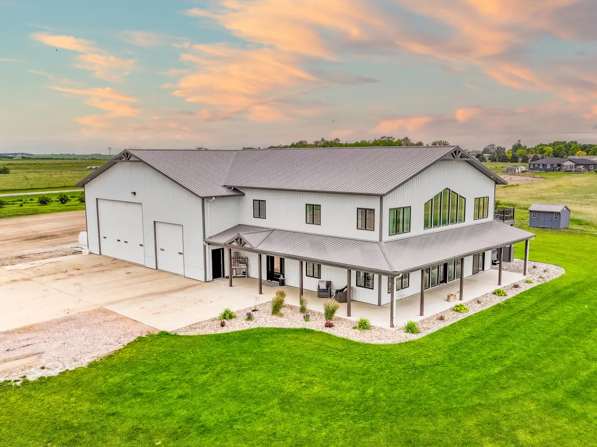 38920 274th St, Corsica, SD 57328 - #1
