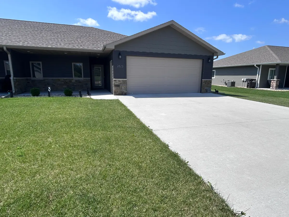 2823 Cottonwood Cir, Mitchell, SD 57301 - #1