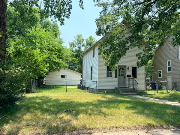 521 W 11th Ave, Mitchell, SD 57301