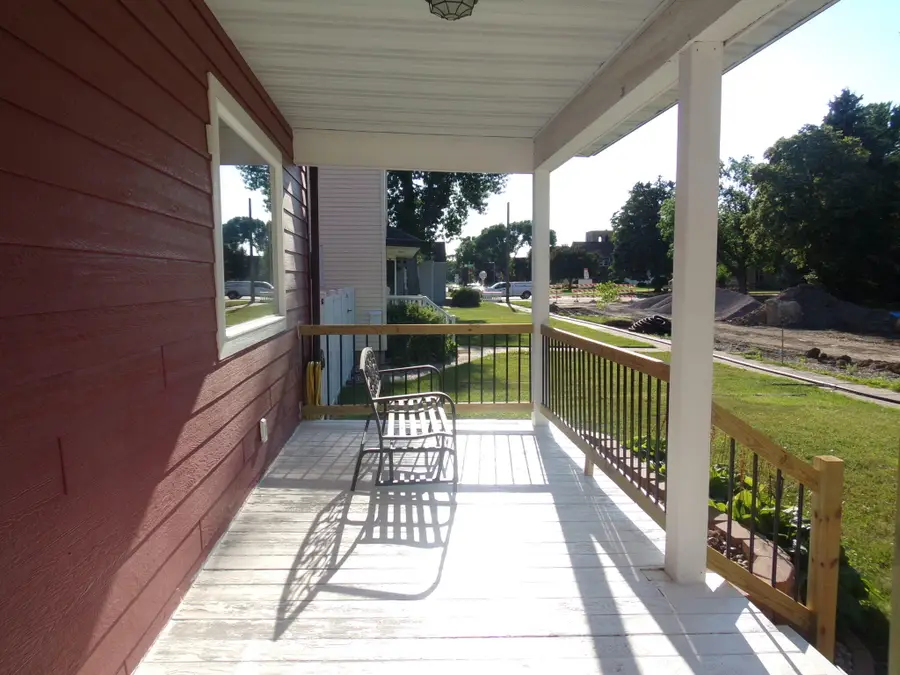 615 E 5th Ave, Mitchell, SD 57301 - #3