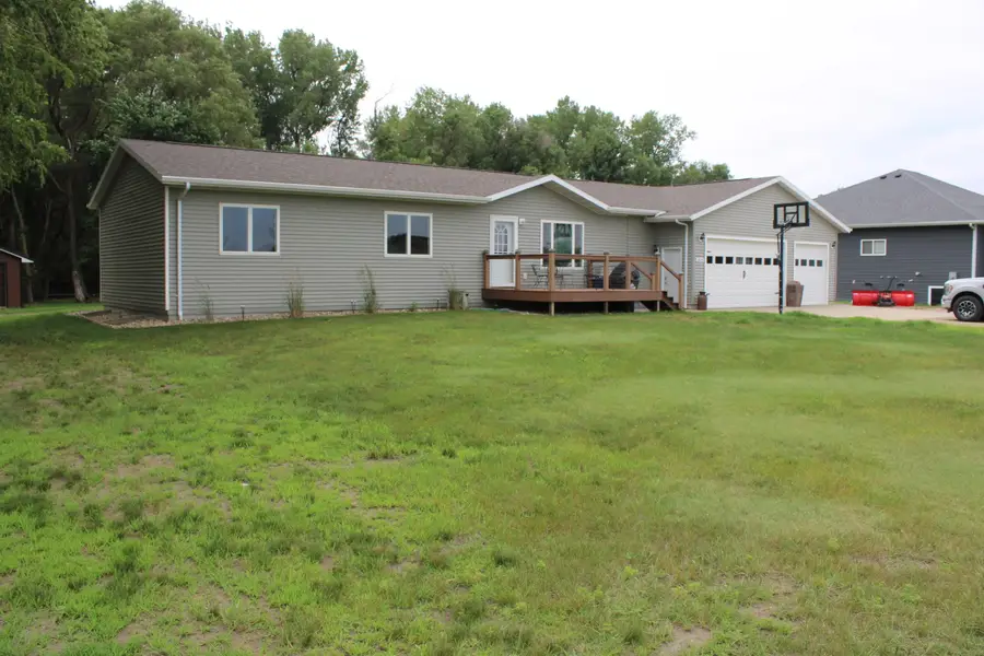 2525 Anthony Ave, Mitchell, SD 57301 - #3