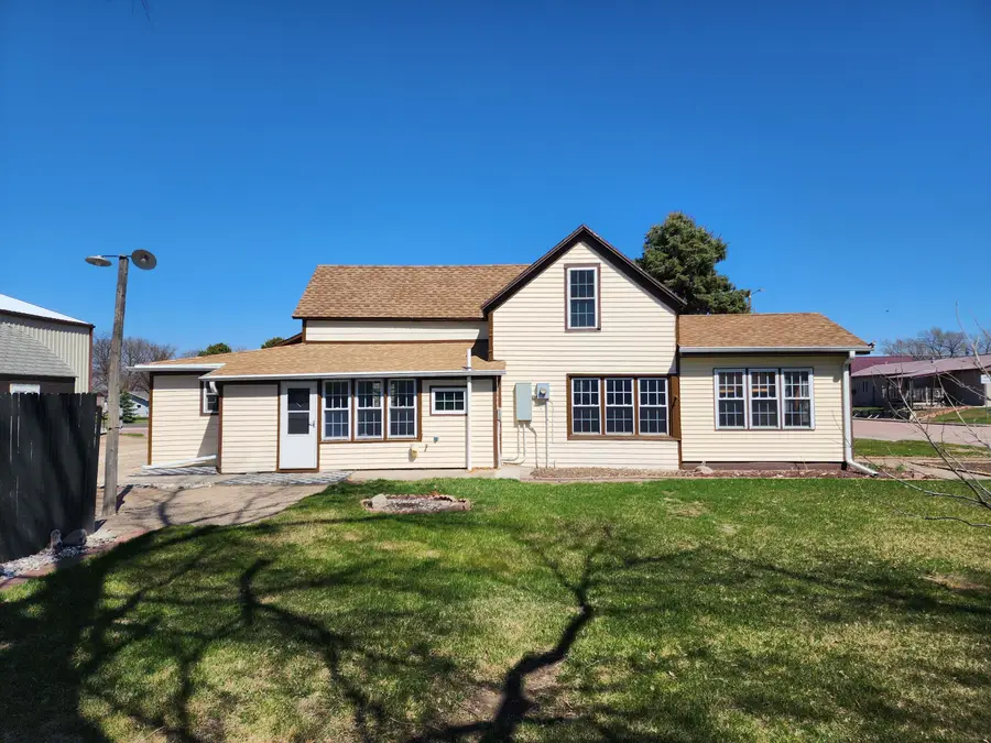 185 N Dakota Ave, Corsica, SD 57328 - #3