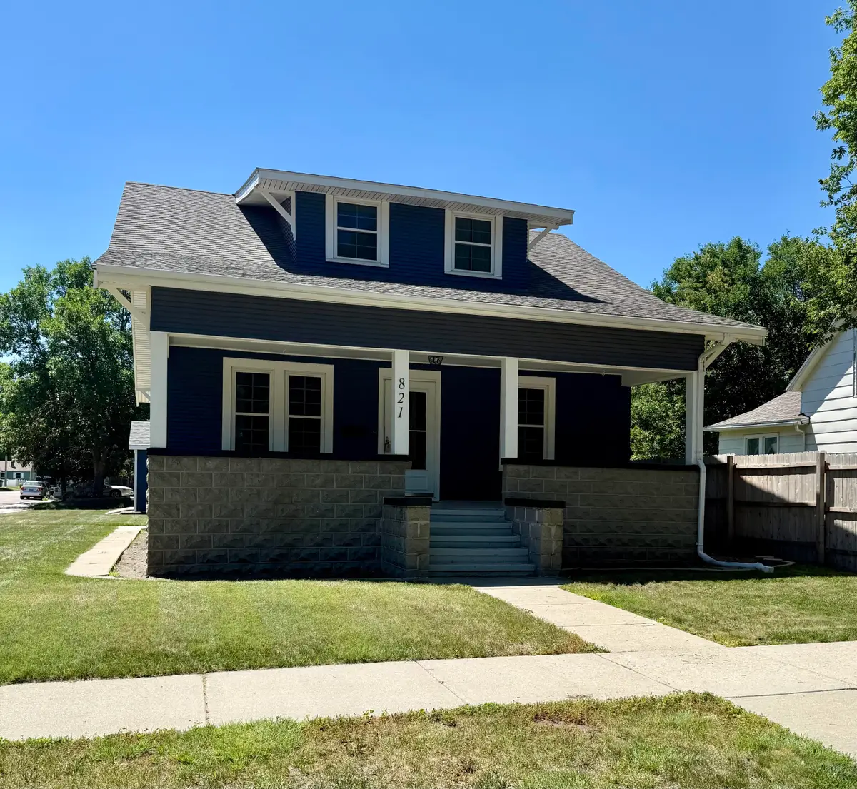 821 E 2nd Ave, Mitchell, SD 57301 - #1