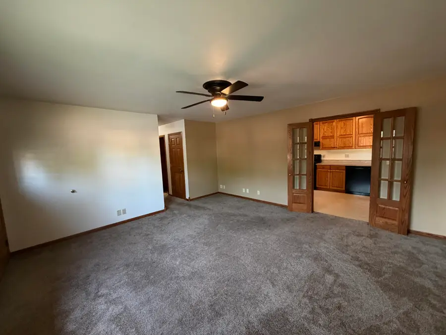 1601 E 5th Ave, Mitchell, SD 57301 - #3