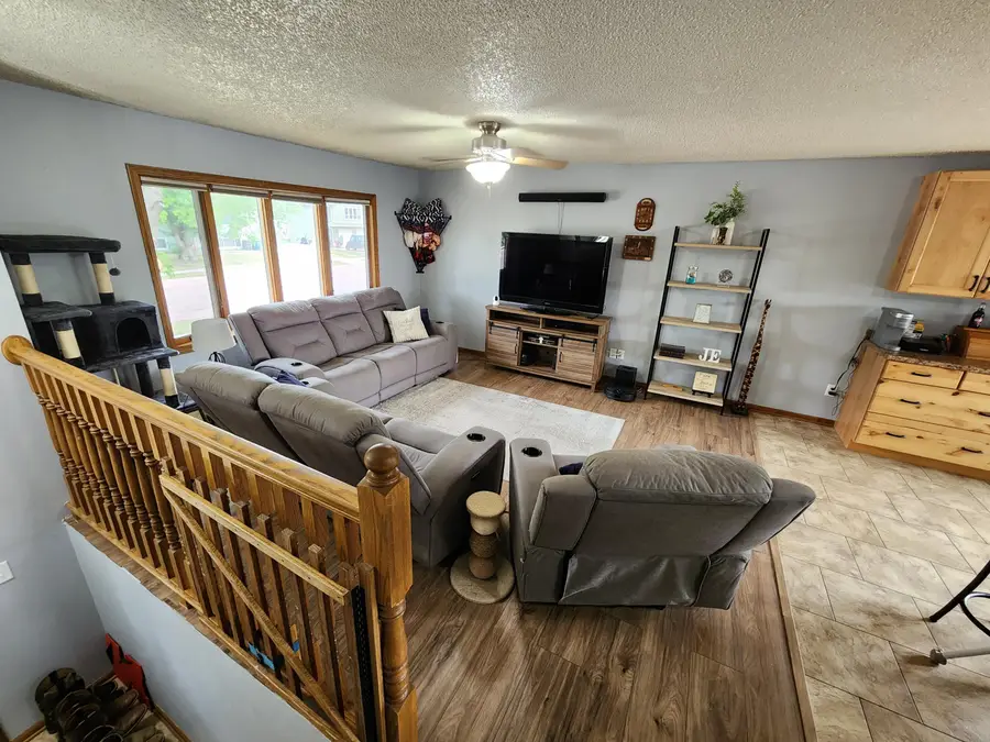 1521 E Hanson Ave, Mitchell, SD 57301 - #3