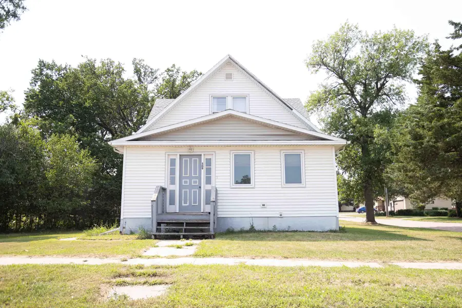 509 Dakota Ave, Wessington Springs, SD 57382 - #2