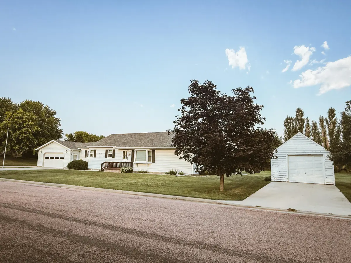380 N Pleasant View Ave, Corsica, SD 57328 - #1