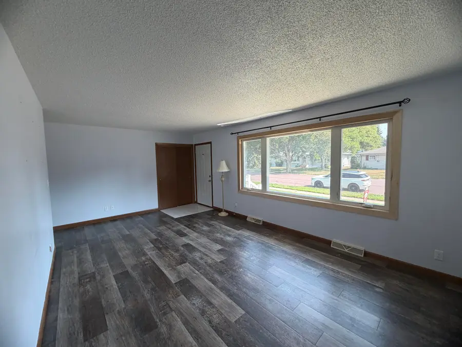 1306 Palmer Place, Mitchell, SD 57301 - #3