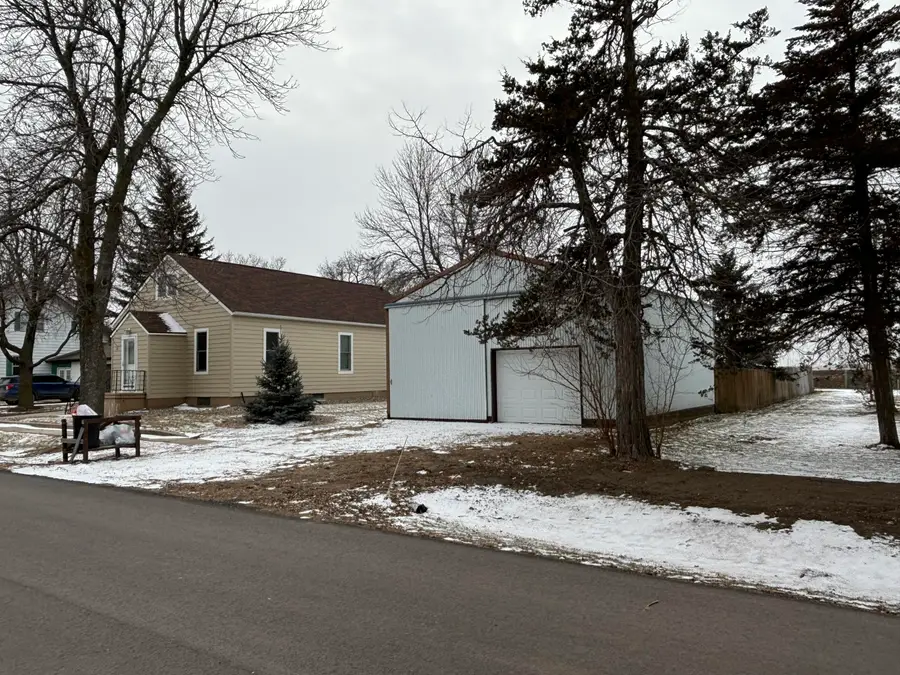 307 S King St, Dimock, SD 57331 - #3