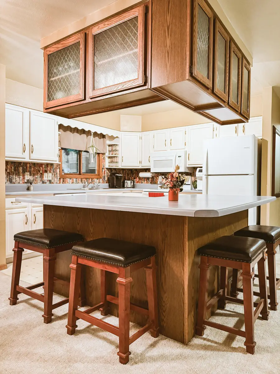 617 E 14th Ave, Mitchell, SD 57301 - #2