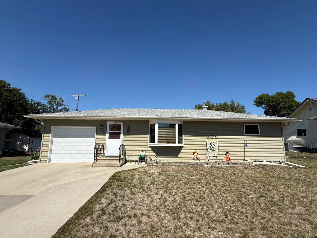 306 2nd St, Armour, SD 57313 - #1