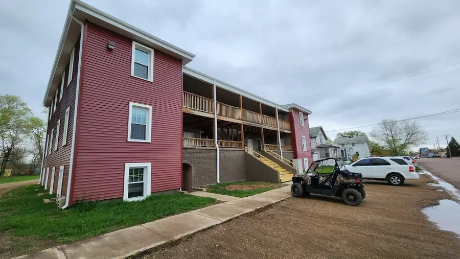 255 SW 2nd St, Huron, SD 57350 - #3