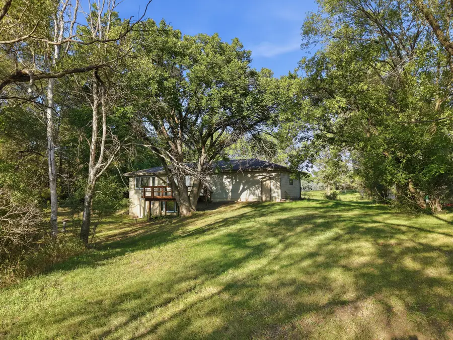 1607 Westview Dr, Mitchell, SD 57301 - #3