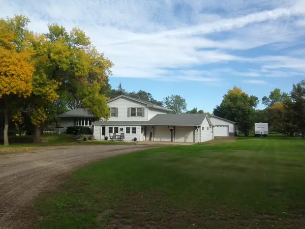 40994 Mckinley Place, Mitchell, SD 57301