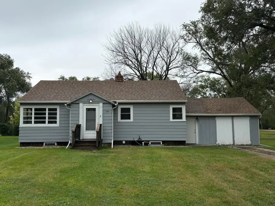 308 N 3rd Ave, Stickney, SD 57375 - #2