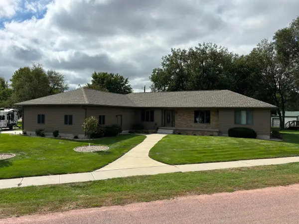 209 E Ash St, Ethan, SD 57334