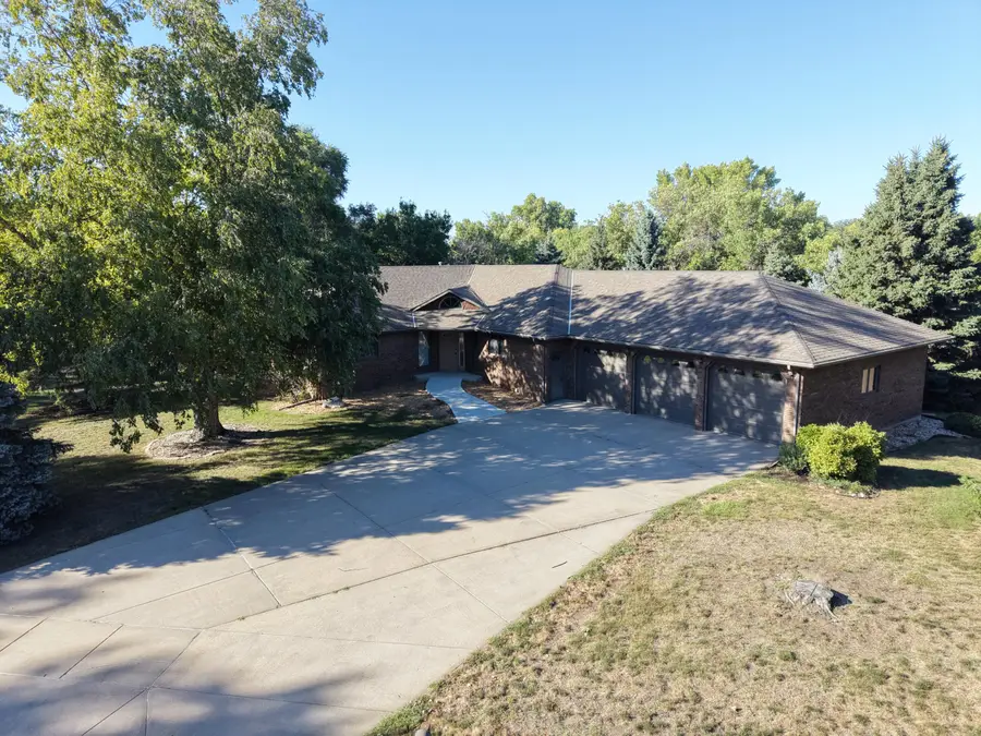 324 Fairoaks Ave, Mitchell, SD 57301 - #3