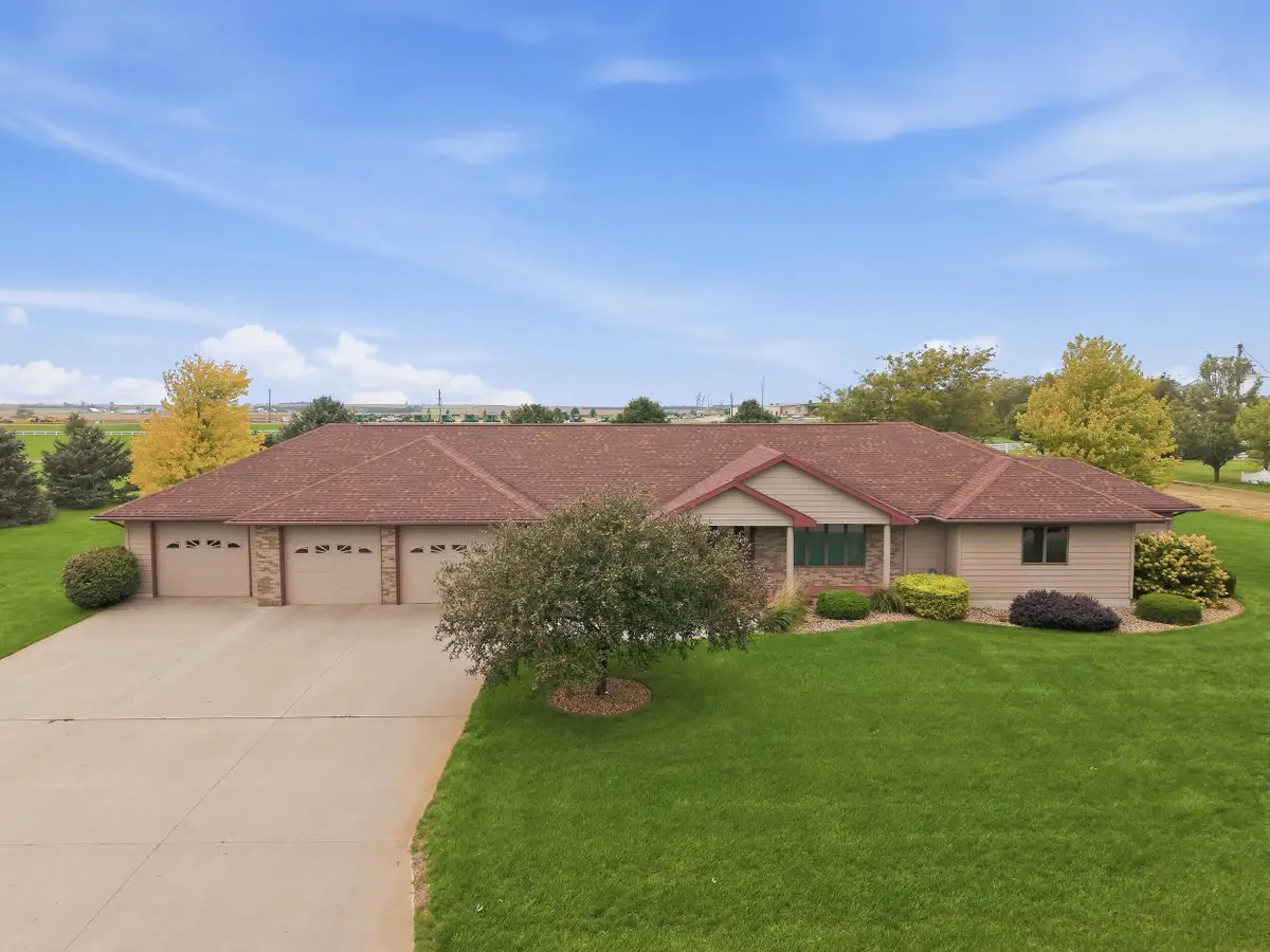 625 S Dakota Ave, Corsica, SD 57328 - #1