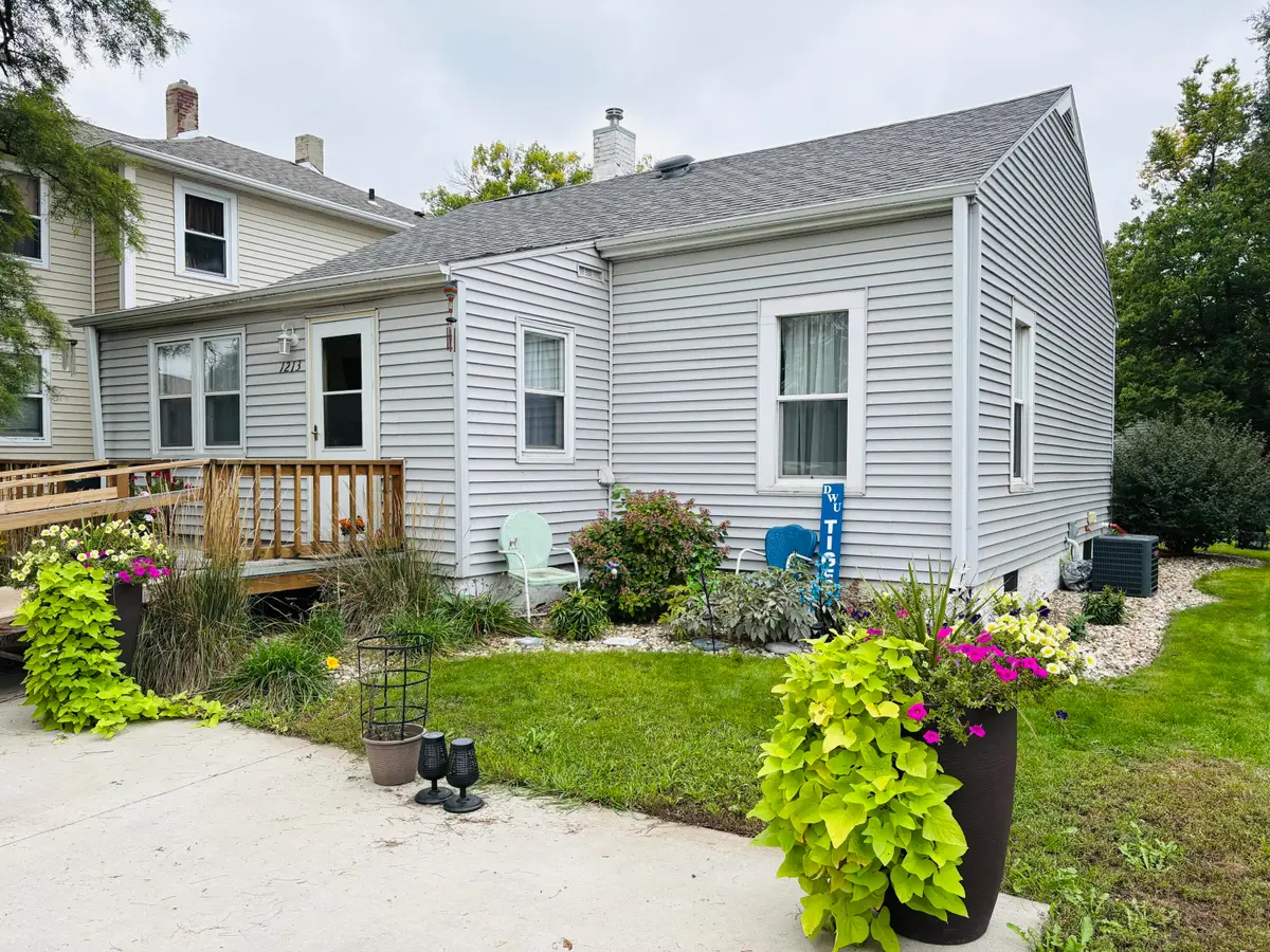 1213 W University Ave, Mitchell, SD 57301 - #1