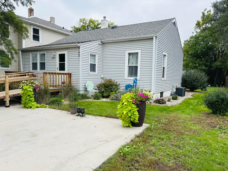 1213 W University Ave, Mitchell, SD 57301 - #2
