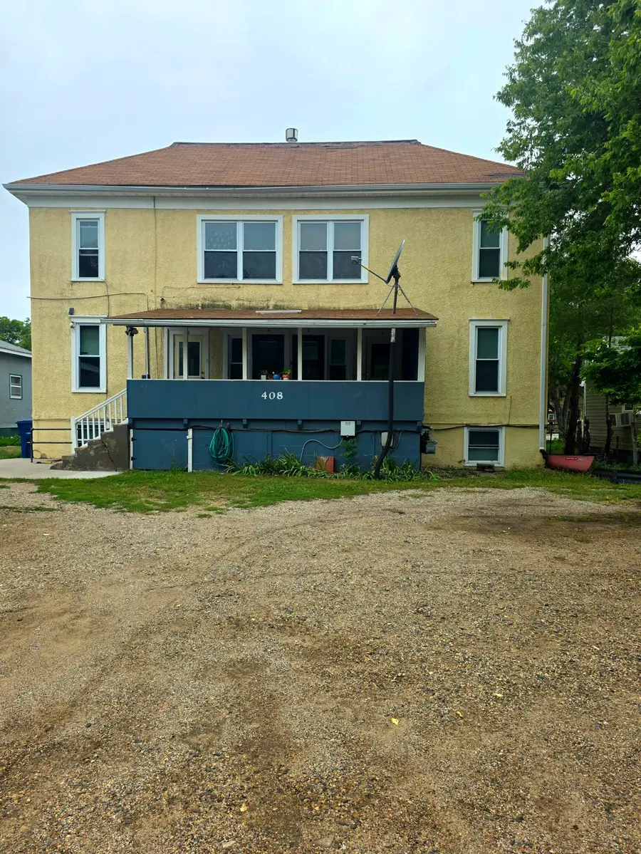 408 S Sanborn Blvd, Mitchell, SD 57301 - #2