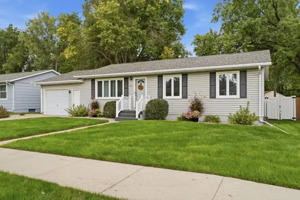 414 E 15th Ave, Mitchell, SD 57301