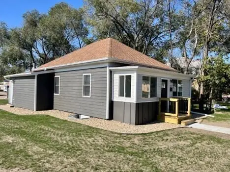 915 N Lawler St, Mitchell, SD 57301 - #2