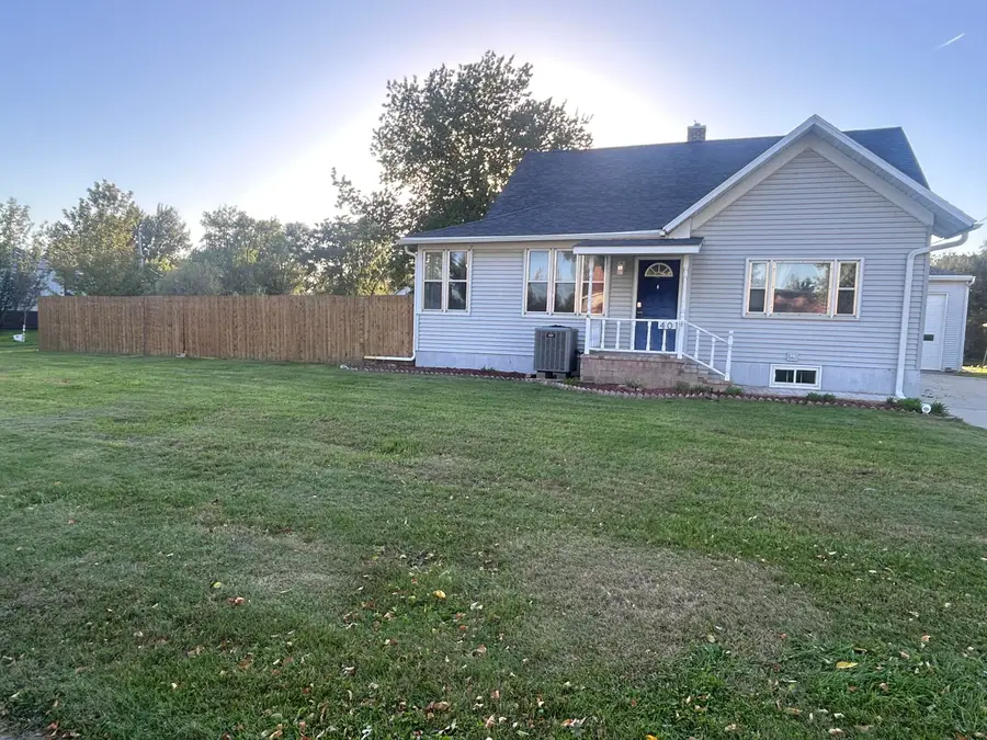 401 N Ben St, Parkston, SD 57366 - #2