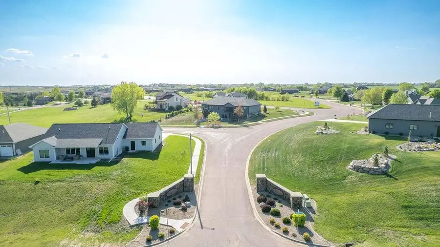 Canal Cir, Mitchell, SD 57301 - #2