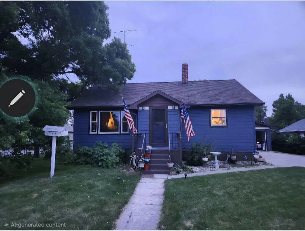 403 W Elm St, Parkston, SD 57366 - #1